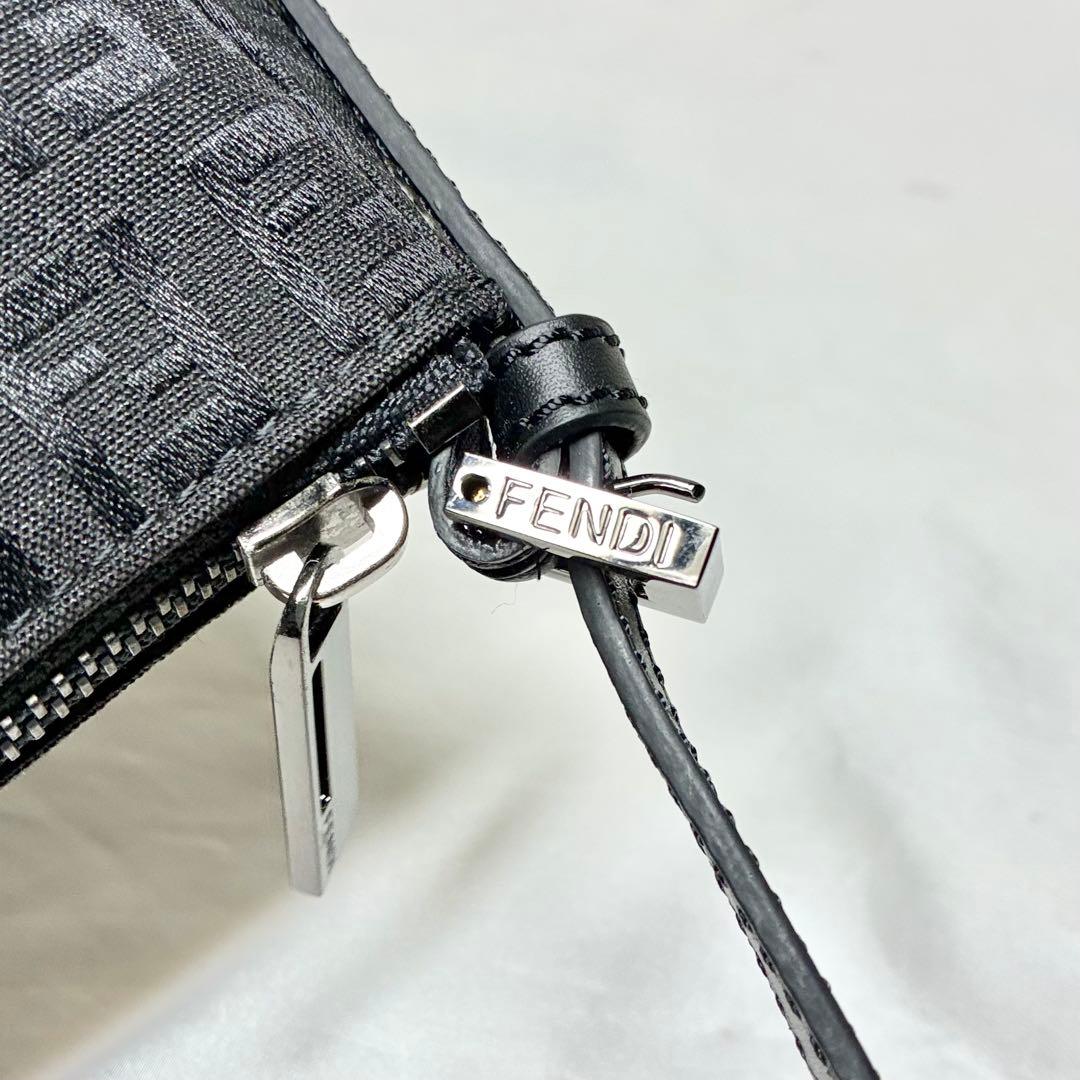 【未使用級】　FENDI フェンディ　アクセサリーポーチ　ズッキーノ　カード付き