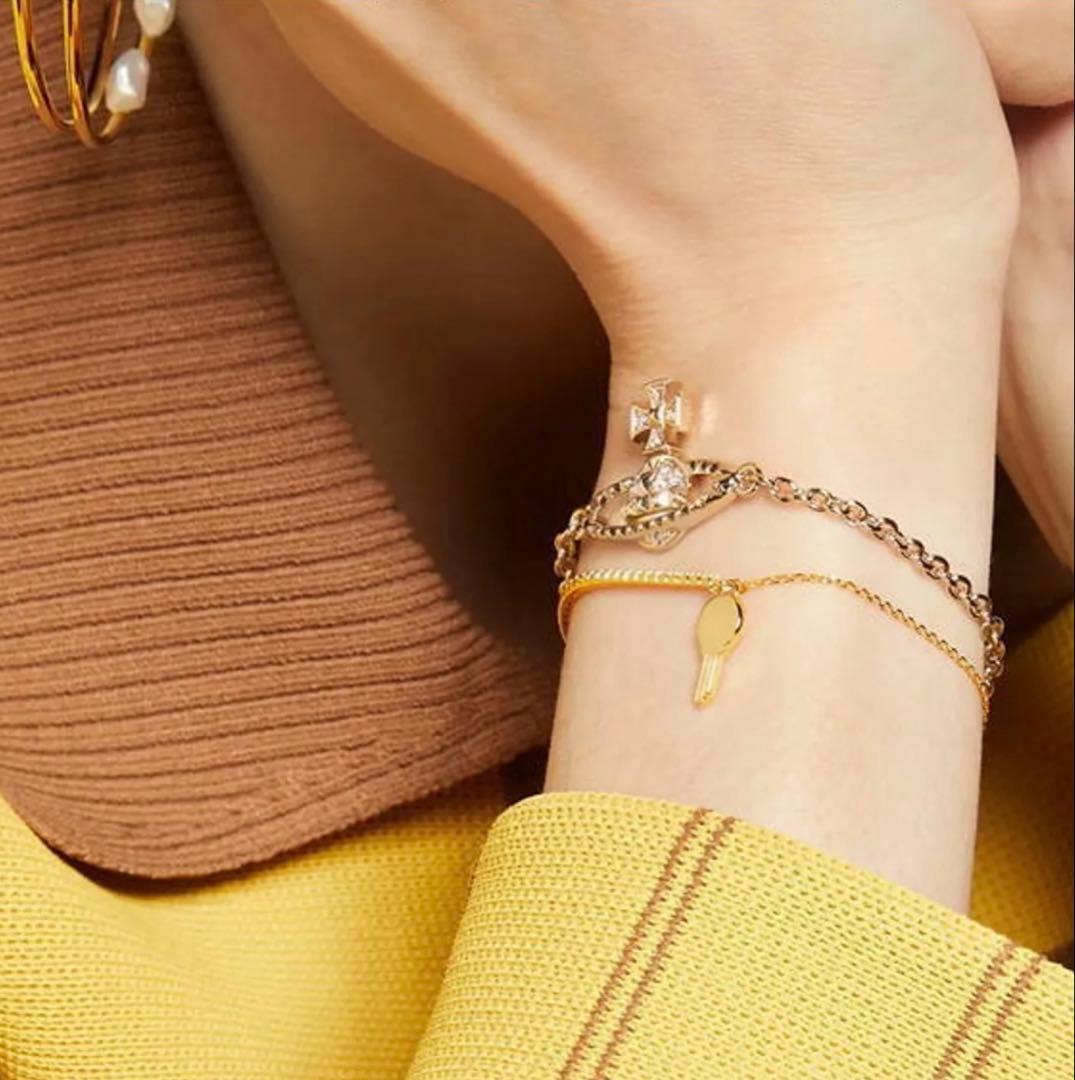 Vivienne MAYFAIR BAS RELIEF ブレスレット