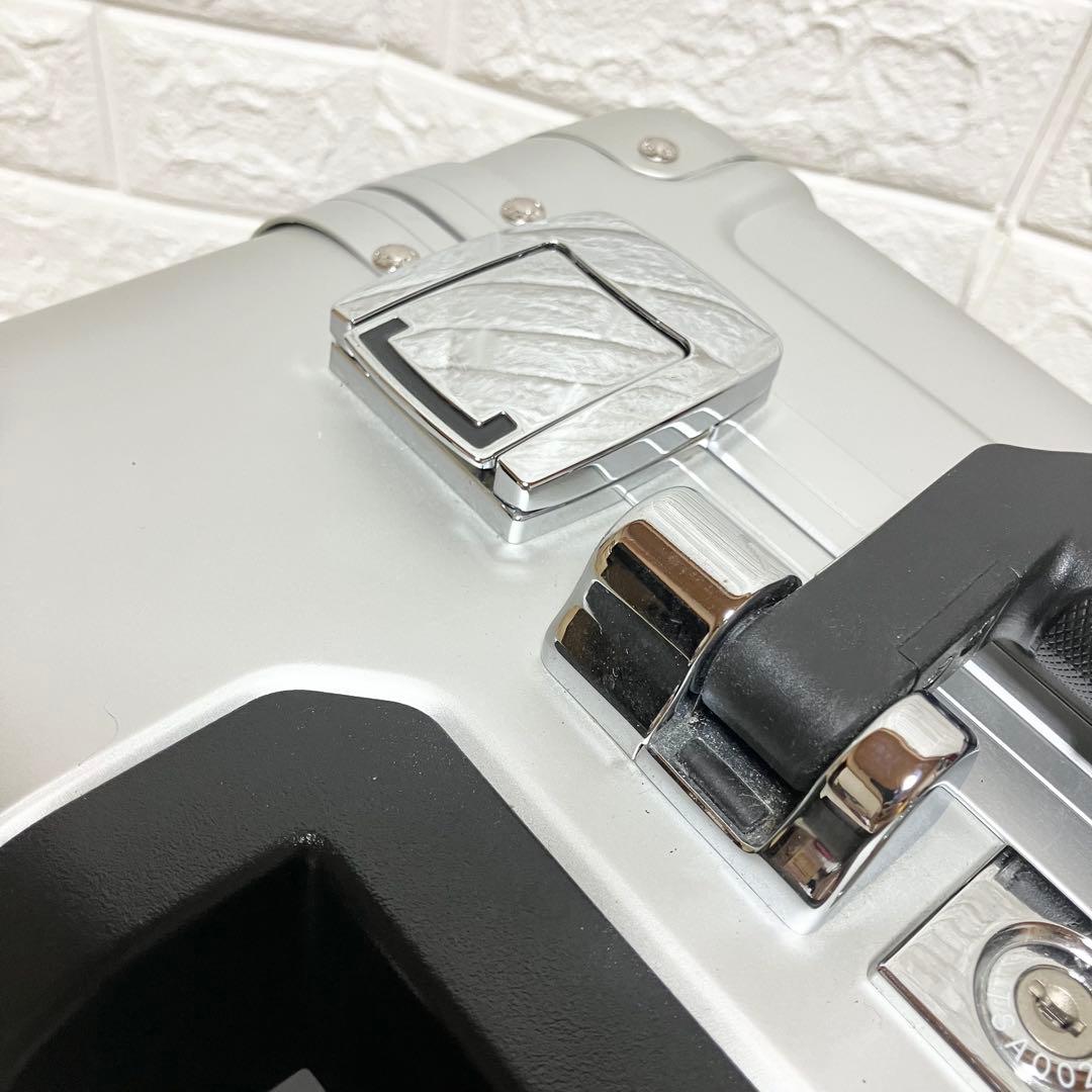 【廃盤品】美品！ビジネスマンに！ゼロハリバートン　アルミ製 キャリーケース　2輪