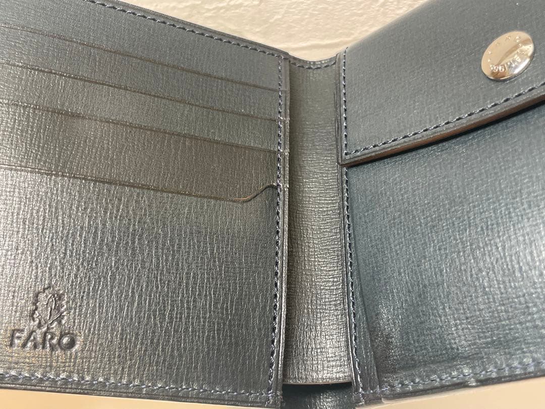 【新品未使用】FARO 二つ折り財布　ダークネイビー