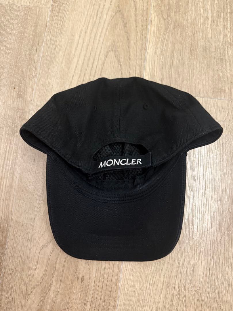 MONCLER ブラック ベースボールキャップ　レディース