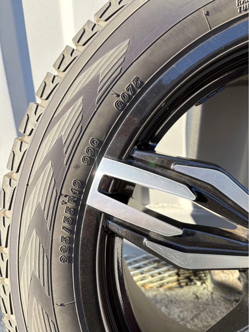 1/7値下げしました⭐️2024年購入　ハリアー　ホイル付き　225/55R19