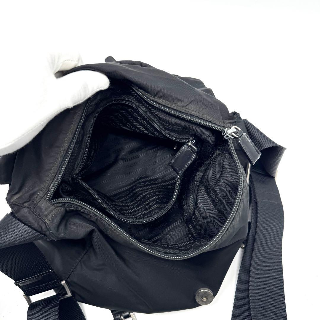 プラダ ショルダーバッグ ナイロン ブラック メッセンジャーバッグ 斜め掛け