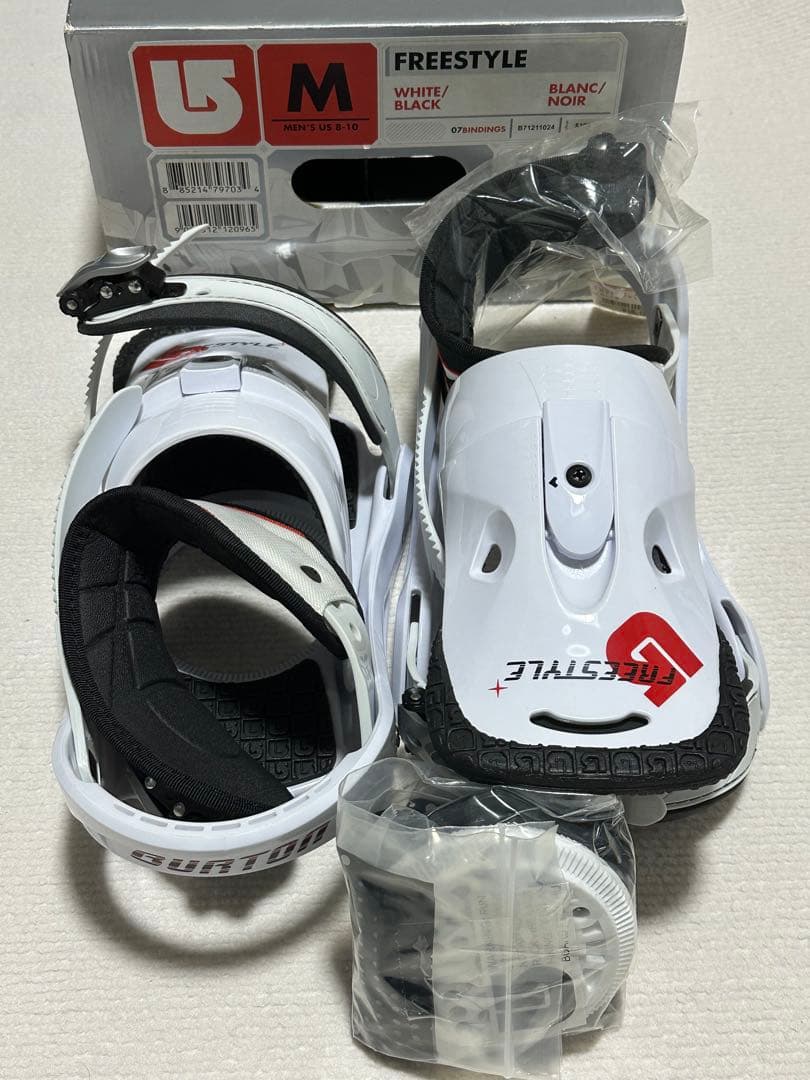 【未使用】BURTON バートン ビンディング Freestyle Mサイズ
