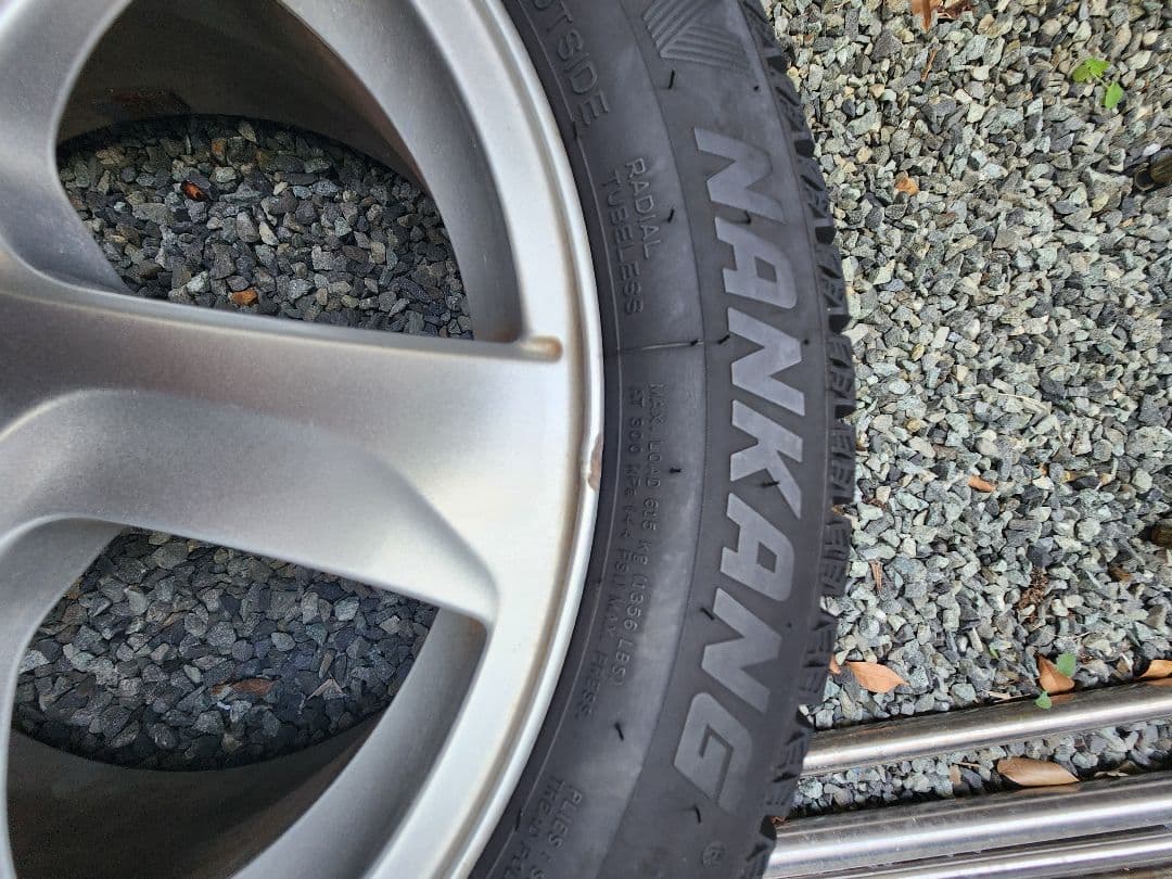 「まき」215/50R17 スタッドレスタイヤ ホイール付き