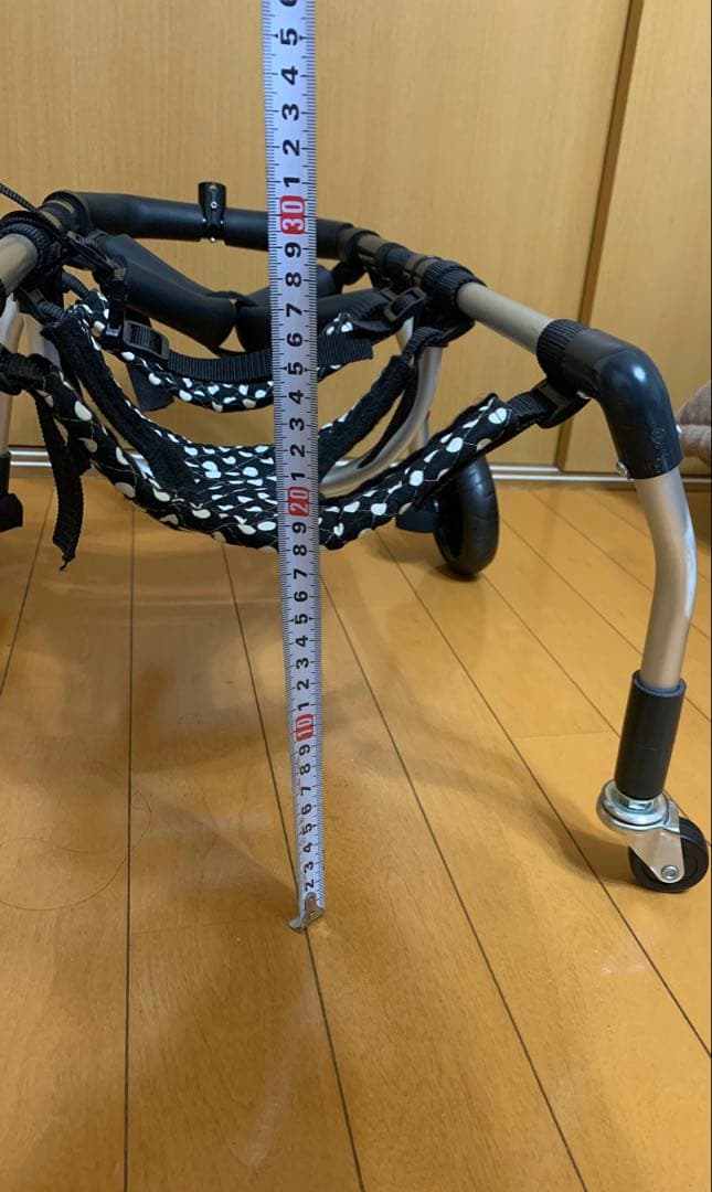 中型犬　4輪　犬用　車いす 歩行器　黒と白の水玉　手押し棒付　お食事　介護補助