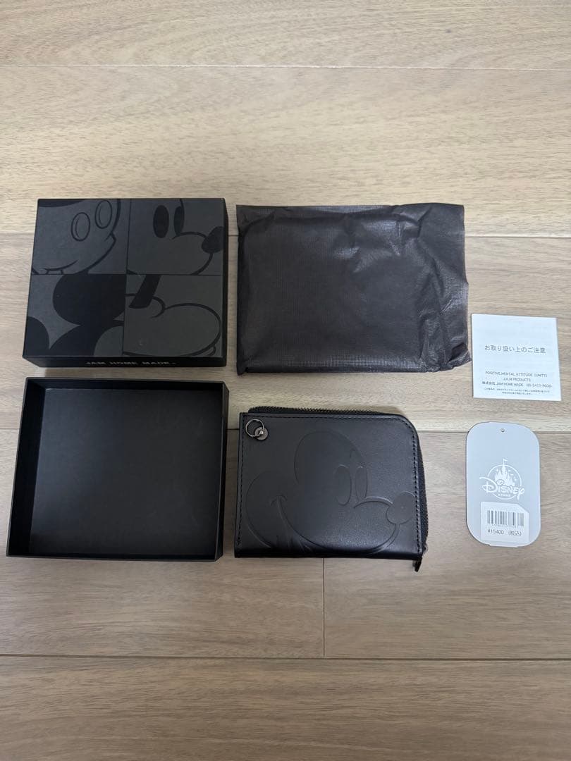 【新品・未使用】ミッキーマウス 二つ折り財布 ブラック