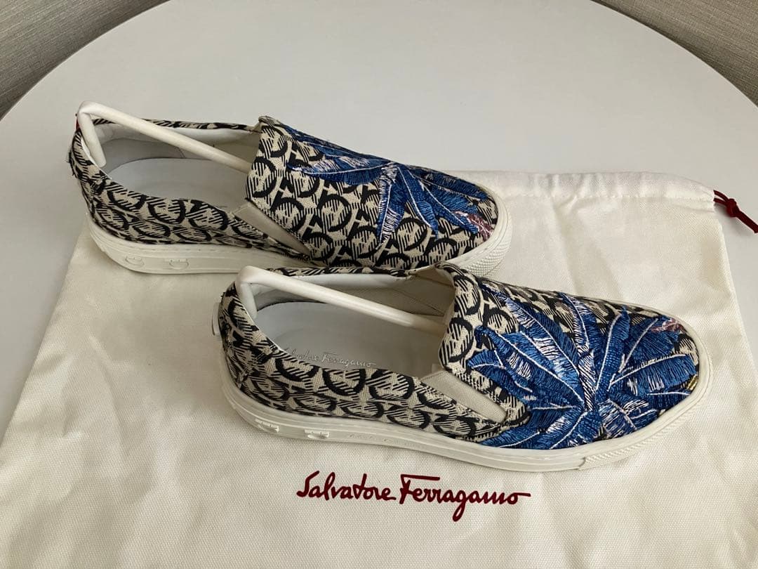 しいたけサルヴァトーレフェラガモ SalvatoreFerragamo