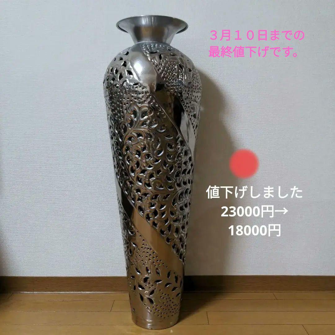 置物　（造花を飾る事も可能です）。