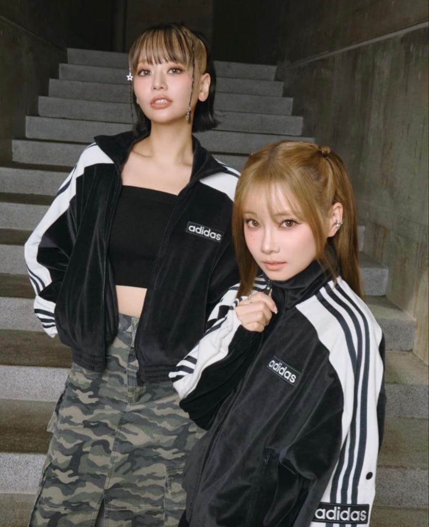 新品S⭐️当日adidas W ADIBREAK VELOUR TT 重盛さと美