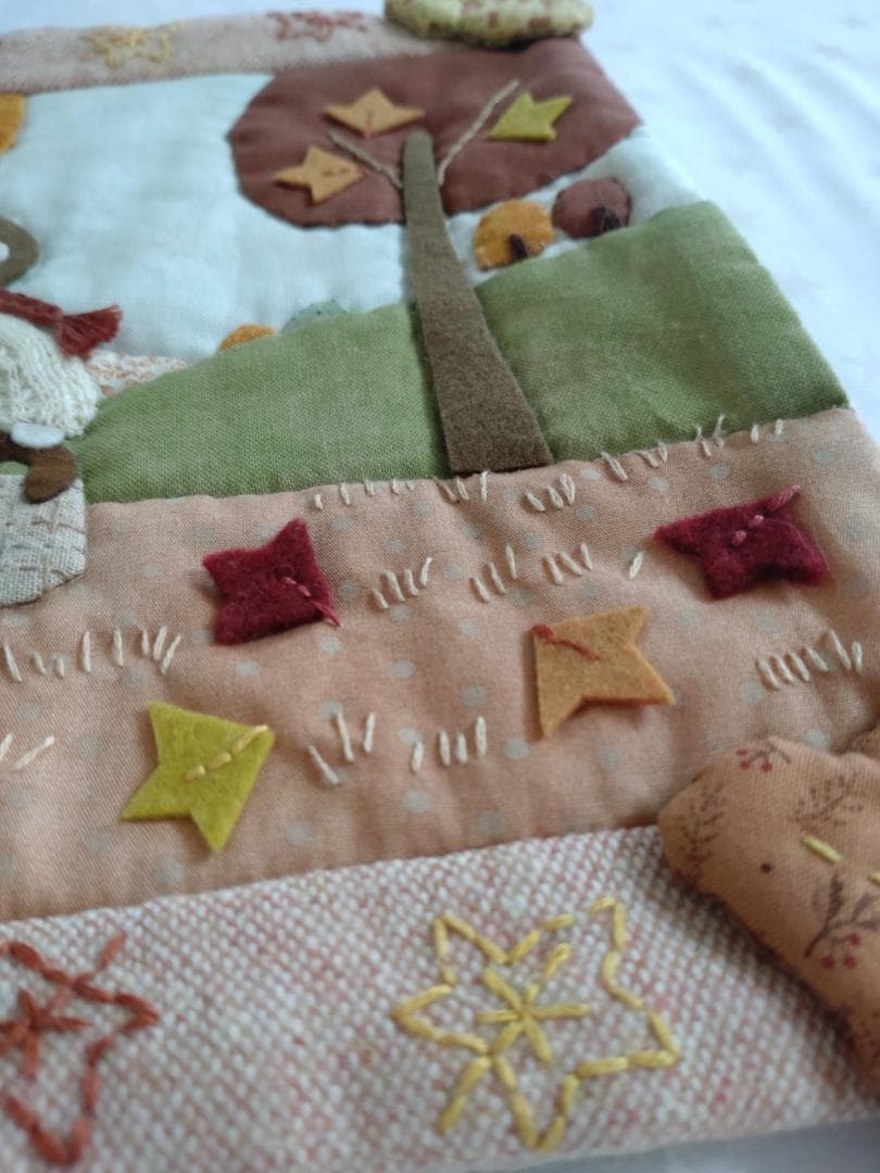 【レア】赤毛のアン　パッチワーク　タペストリー（秋）　ハンドメイド