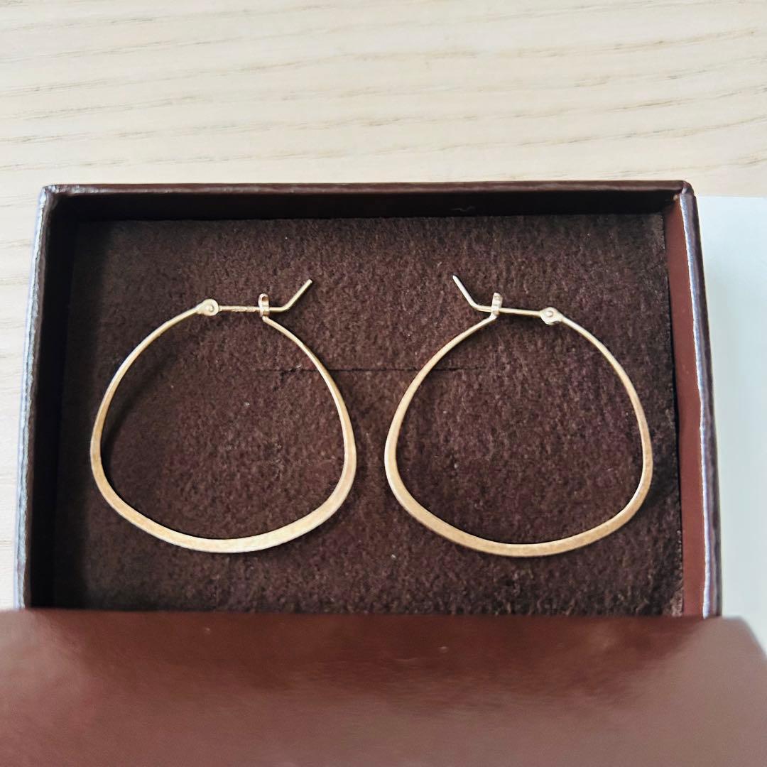 agete K10 YG ひねりオーバルフープピアス マット加工ピアス付属品付