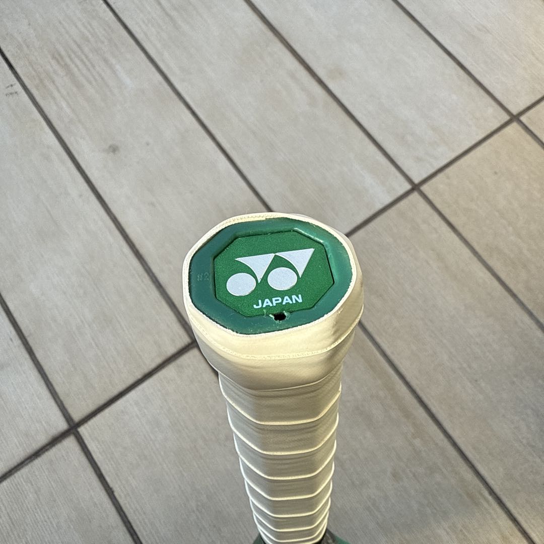 ①ヨネックス ブイコア プロ 97d 18×20 G2 テニスラケット