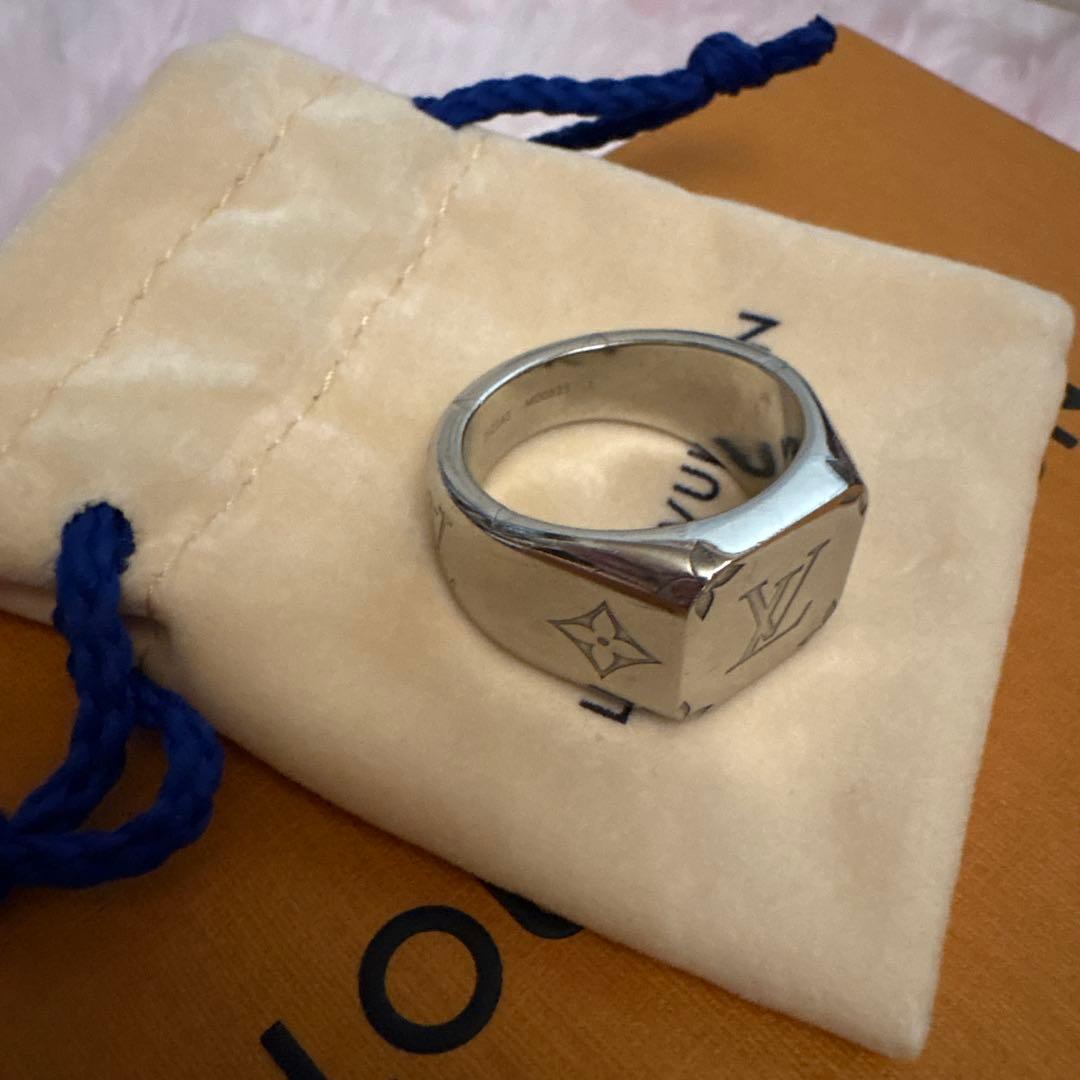 Louis Vuitton シルバーリング 専用ポーチ付き