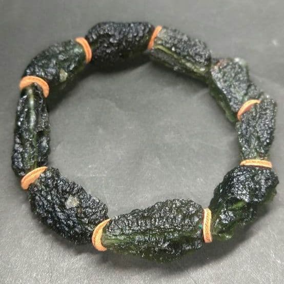 ラッキー様。専用 顛-⑨【希少 モルダバイト 原石ブレス】手首サイズ 約17㌢