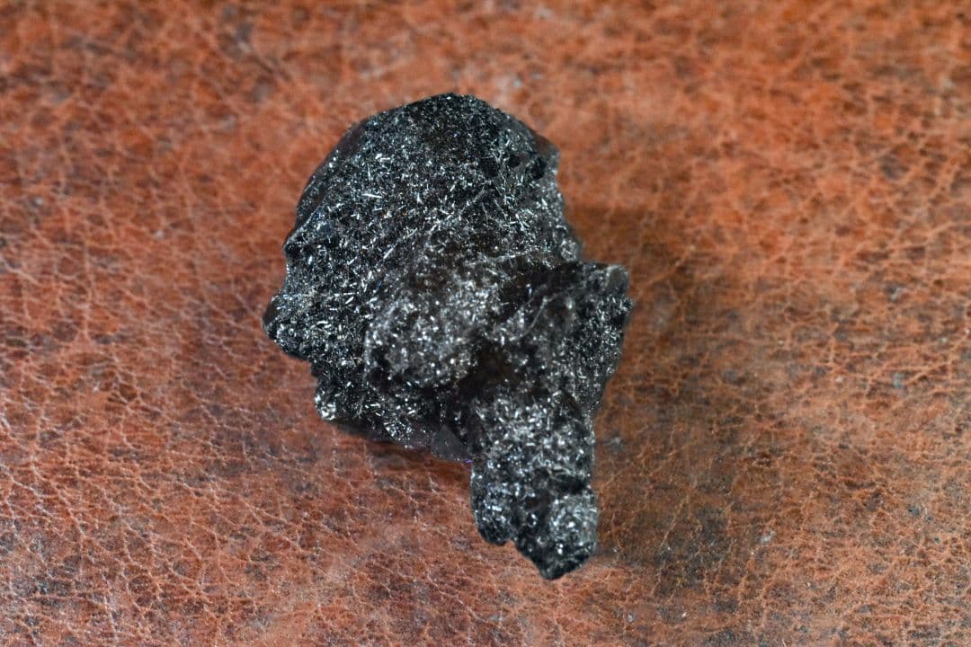 インド カルール産 ゲーサイトビッシリのブラックアメジスト