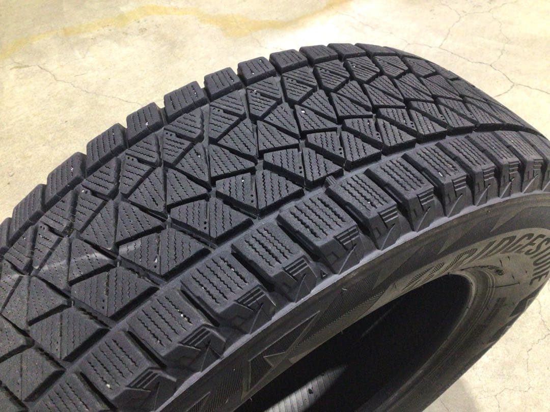 激安 215/70R16 ブリヂストン DM-V2 スタッドレス 4本 送料込み