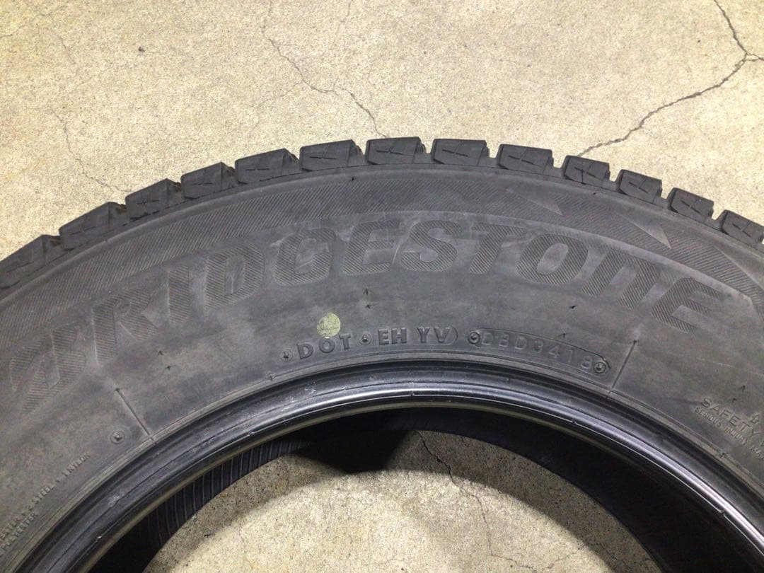 激安 215/70R16 ブリヂストン DM-V2 スタッドレス 4本 送料込み