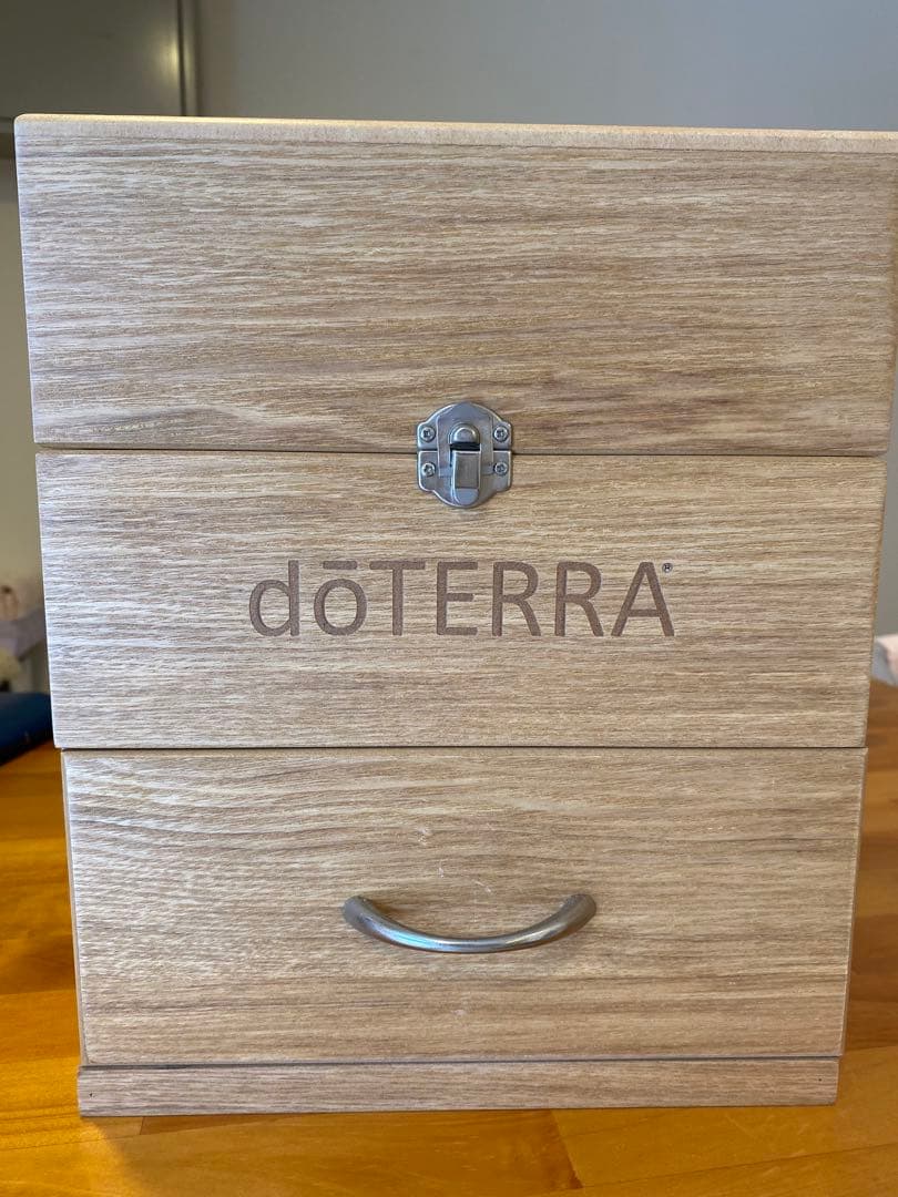 doTERRA エッセンシャルオイル収納ボックス 3段