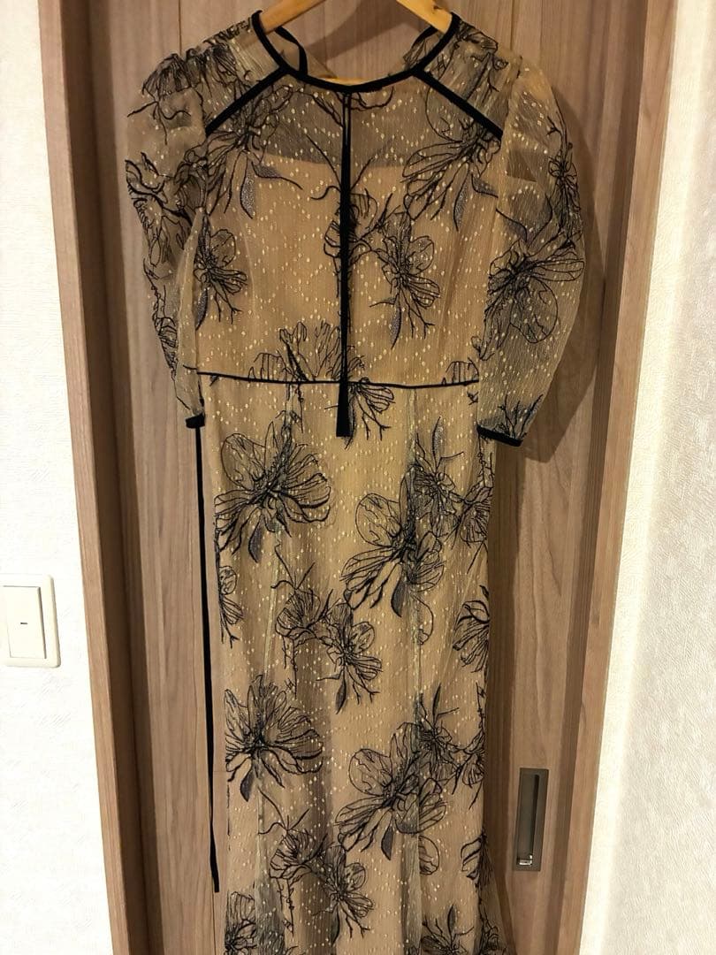 LEJA 花柄リボンパフスリーブマーメイドワンピースドレス ベージュ　S