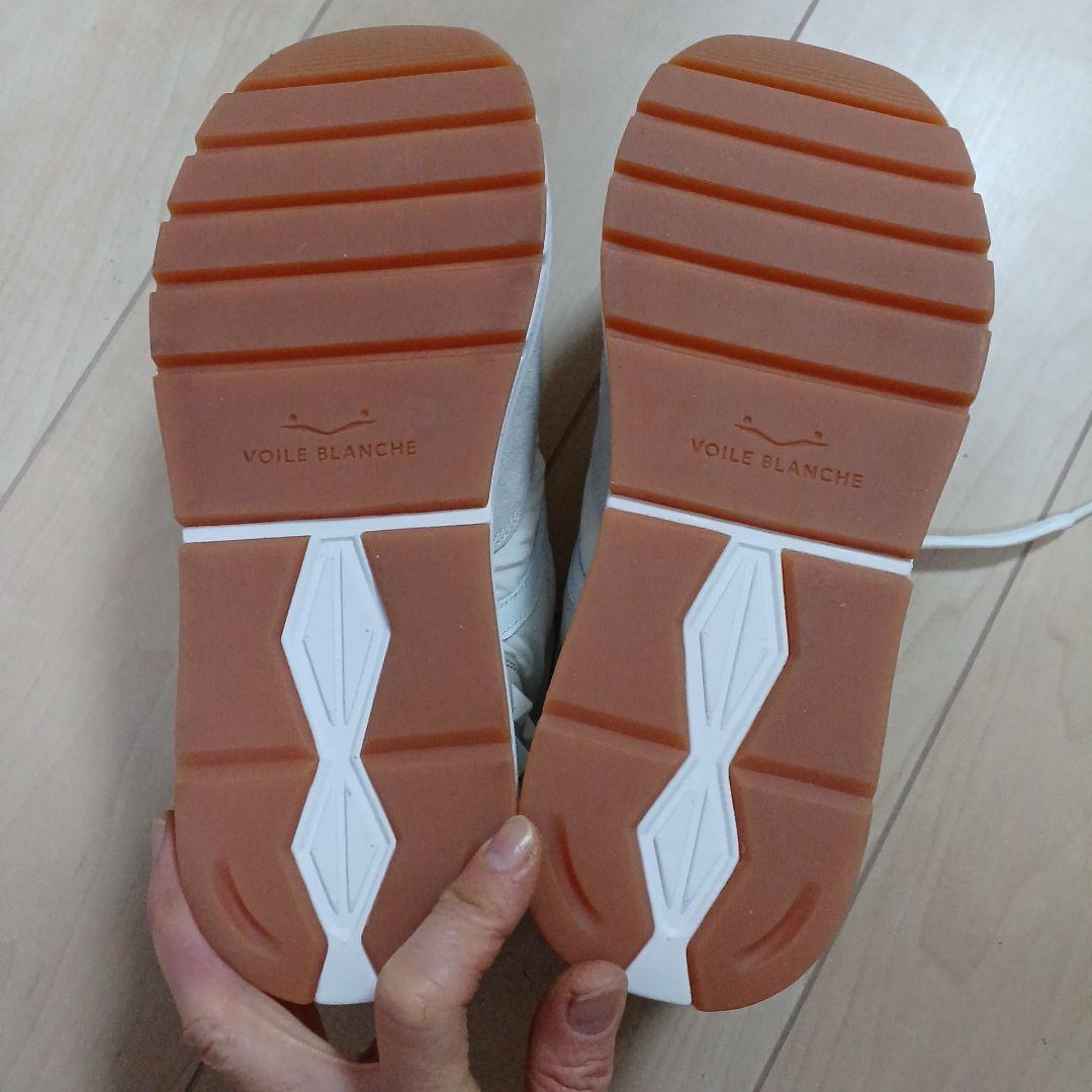 新品VOILE BLANCHE スタッズ付きスニーカー