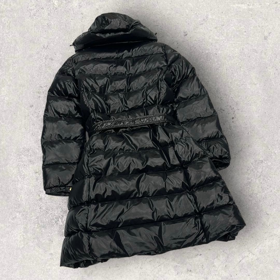 11748【美品・ベルト付き】モンクレール　ワッペン付きダウンコートジャケット黒