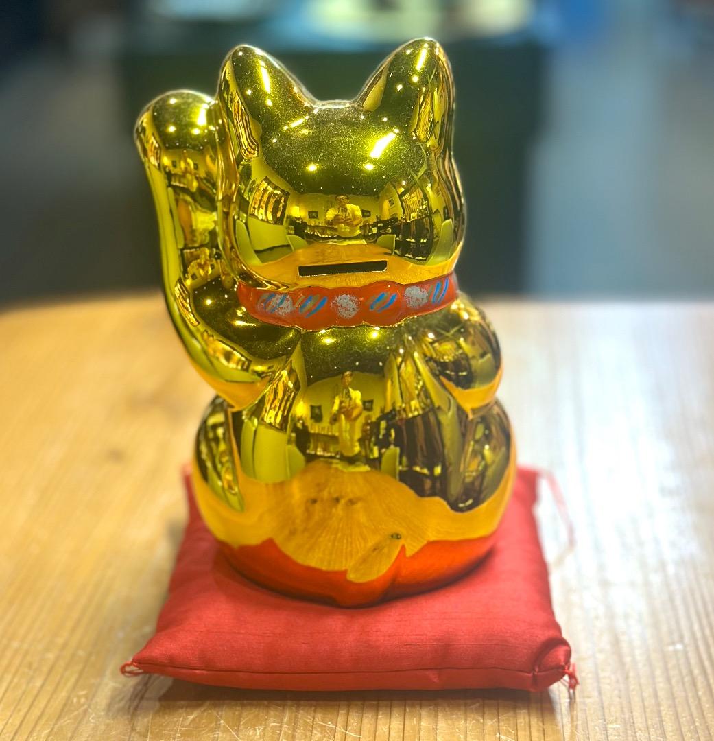 再値下げ　新品　常滑窯　黄金小判猫　招き猫　高さ25cm 金　左手　座布団付