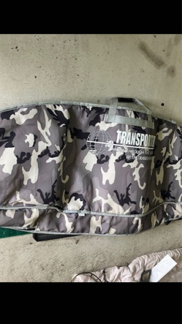 TRANSPORTER サーフボードケース 迷彩柄2枚から３枚入ります。
