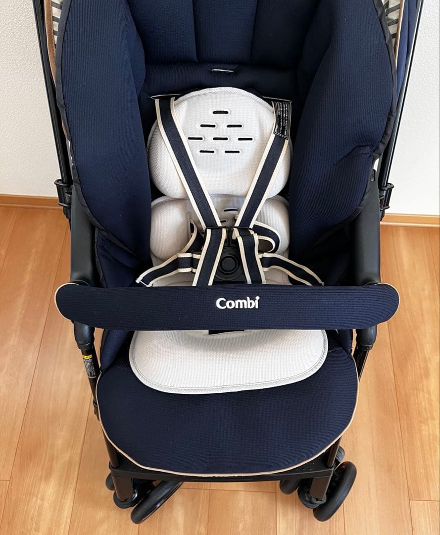 美品　Combi メチャカル ハンディ オート4キャス エッグショック