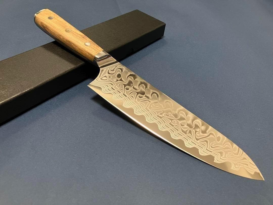 V金10号67層ダマスカス牛刀210mm オリーブウッド柄