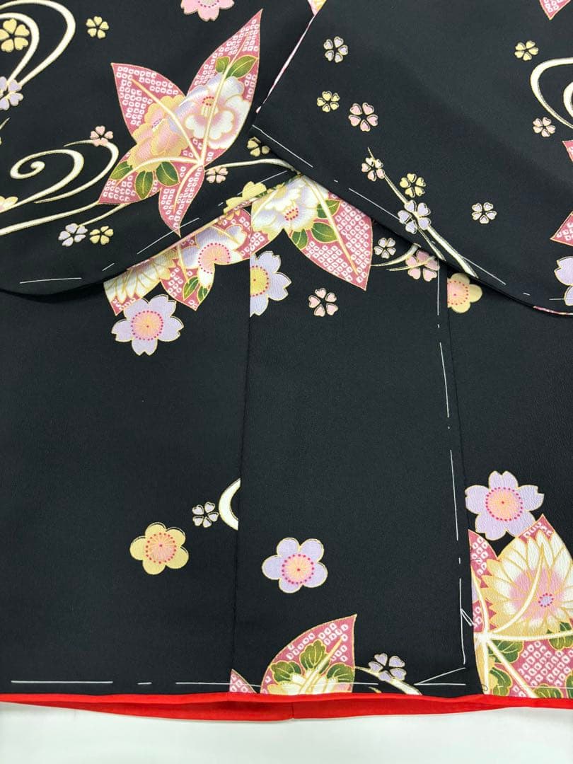 七五三　3歳女の子　着物・被布セット　黒地に紅葉　小桜　うさぎ飾り　日本製　新品