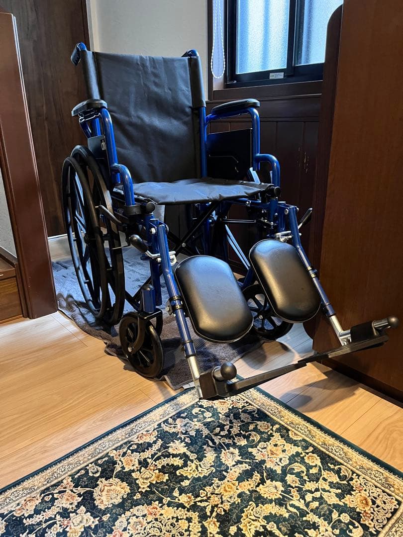 車椅子　Drive Medical BLS16FBD-ELR