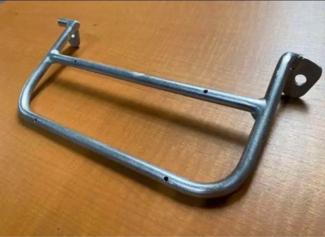 ハイエース200系　スーパーGL フットレスト　運転席側&助手席側　足おき台