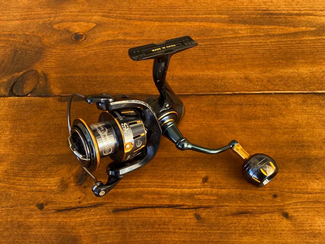 スピニングリール　5000番　ショアジギング　ねじ込み式パワーハンドル　サーフ