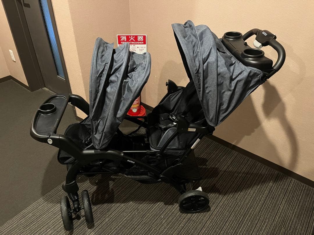 値下げ‼️カトージ　2人でゴーDX デニム　レインカバー付