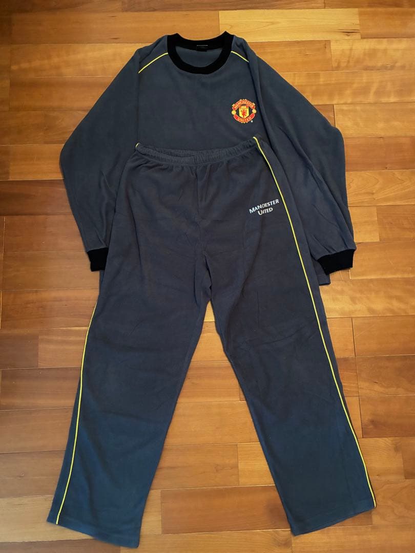 マンチェスター・ユナイテッド トレーニングウェア 上下セット　LL