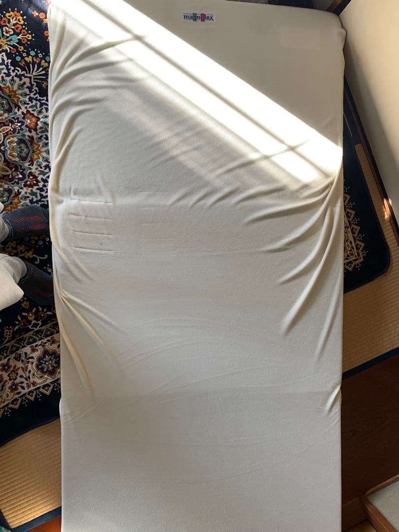 マニフレックス折りたたみ式マット2つ