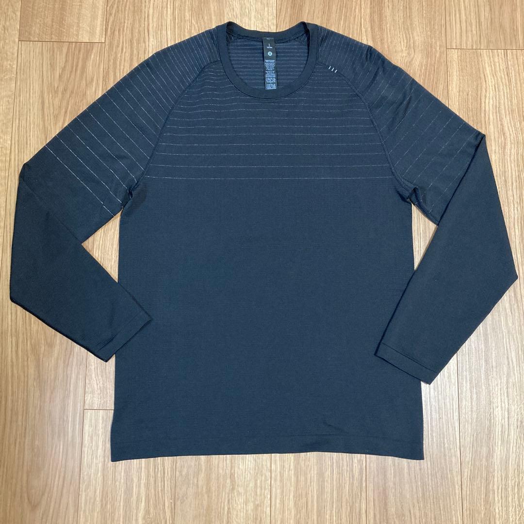 未使用、人気！ルルレモン　黒　長袖T 伸縮性　吸汗速乾　スリムライン　ユニS