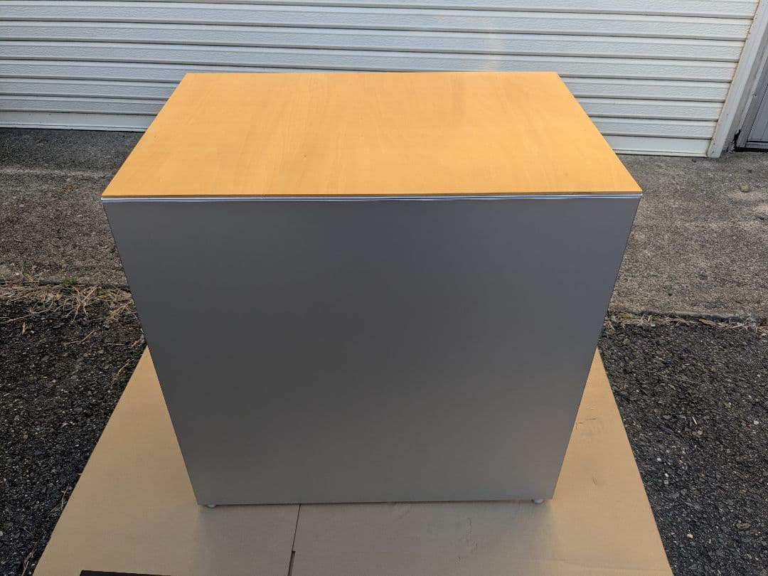 カッシーナ　イクスシー　エアフレーム　サイドテーブル