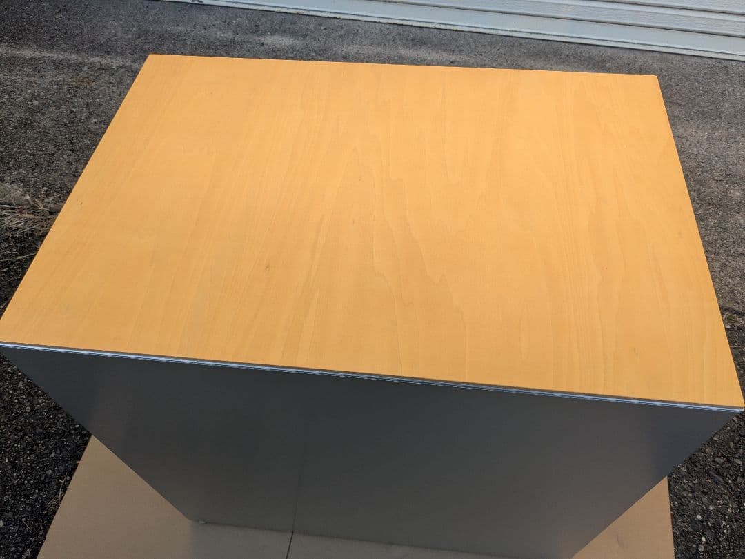 カッシーナ　イクスシー　エアフレーム　サイドテーブル