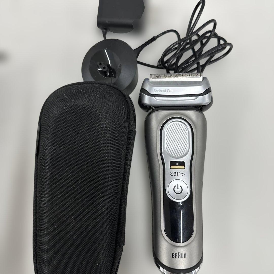 最安値　BRAUN S9 Pro メンズ電気シェーバー　2494