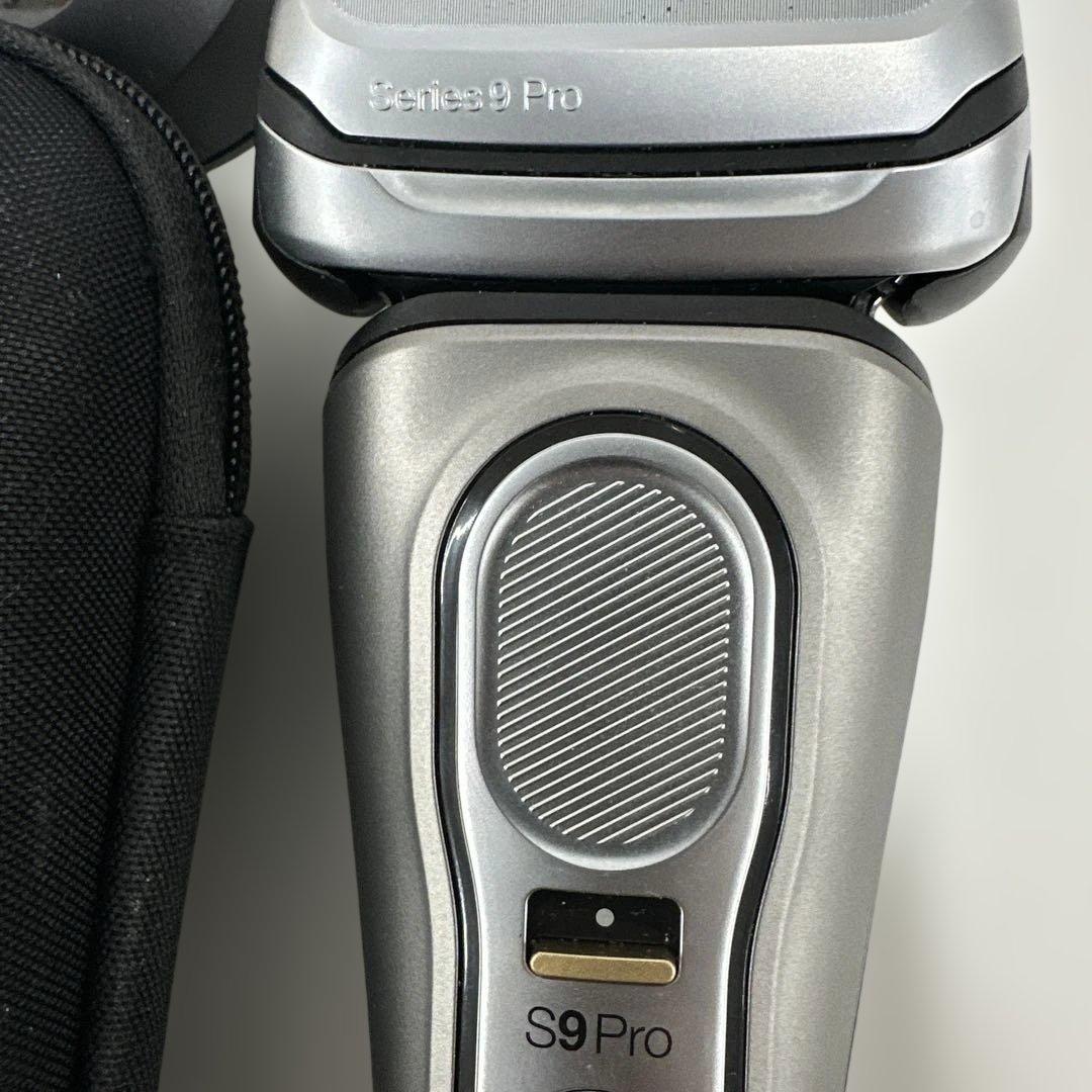 最安値　BRAUN S9 Pro メンズ電気シェーバー　2494