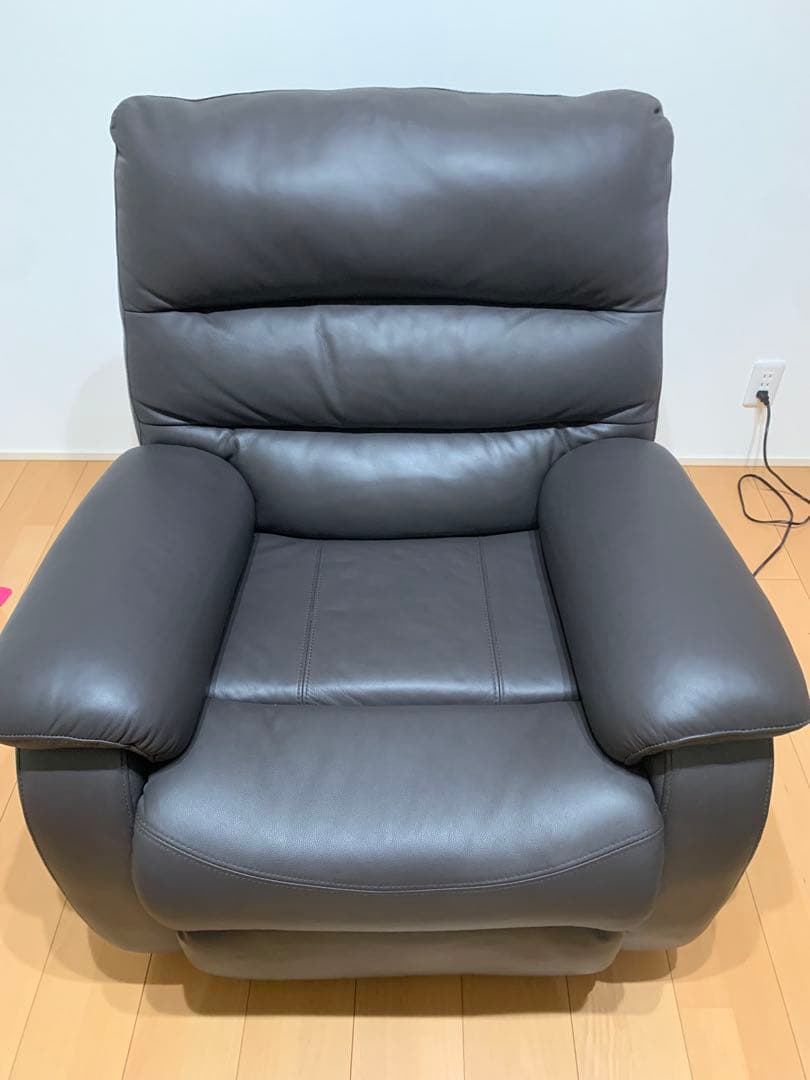ニトリ　一人掛け電動リクライニングソファ　ビリーバー2 ダークブラウン　美品