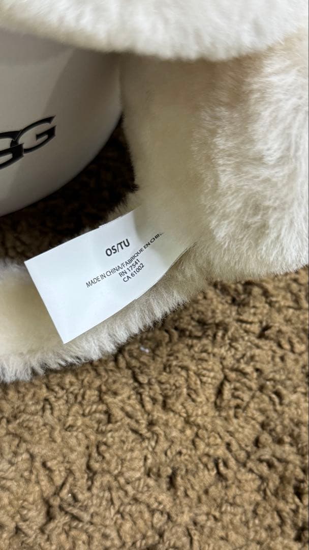 UGG イヤーマフ ホワイト 正規品 新品タグ付 箱付き