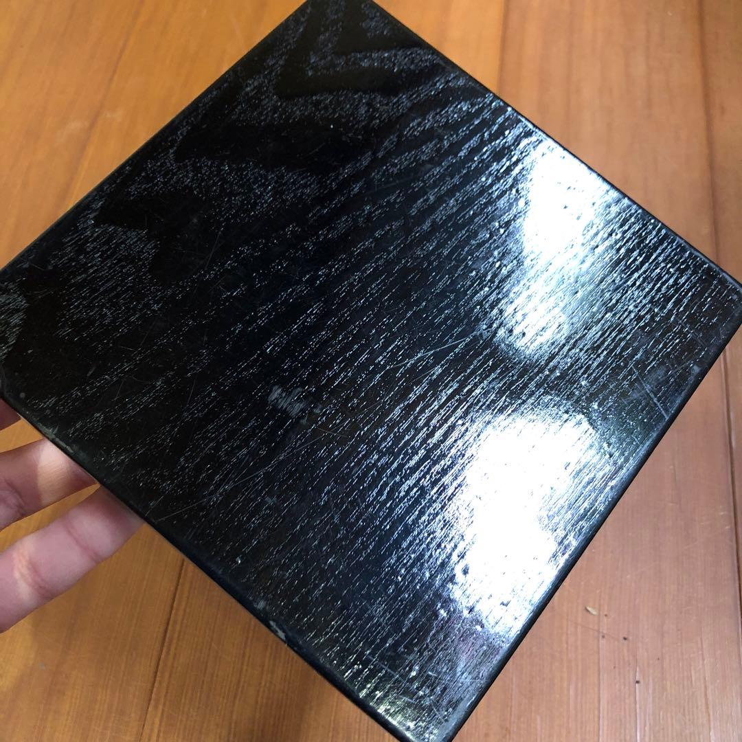 青い陶器の香炉 蓋付き