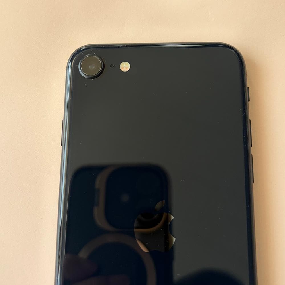 た*う様 美品 iPhoneSE 第3世代 SIMフリー ミッドナイト 64GB
