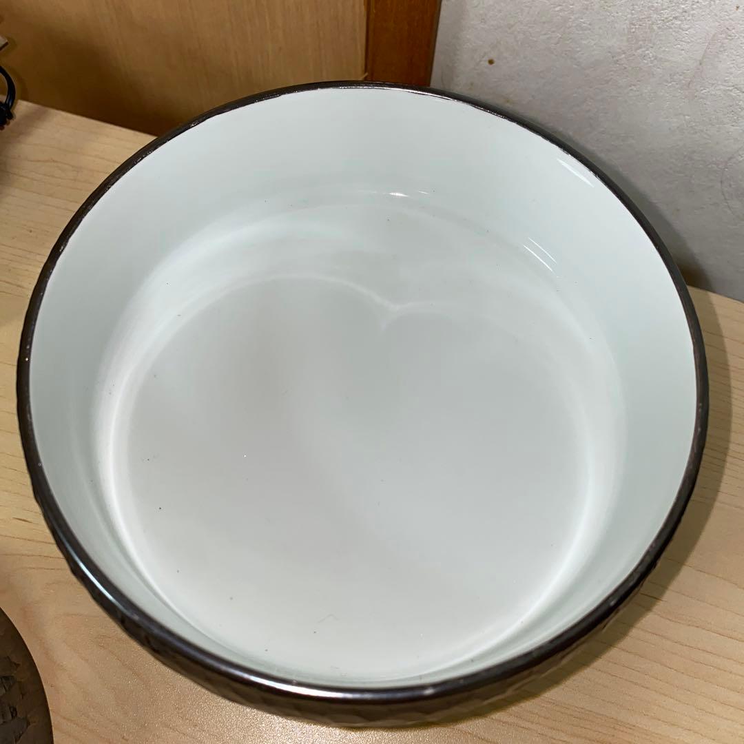 有田焼 李荘窯 玉重.本銀彩槌目内白　銀色 重箱 3段重 16cm