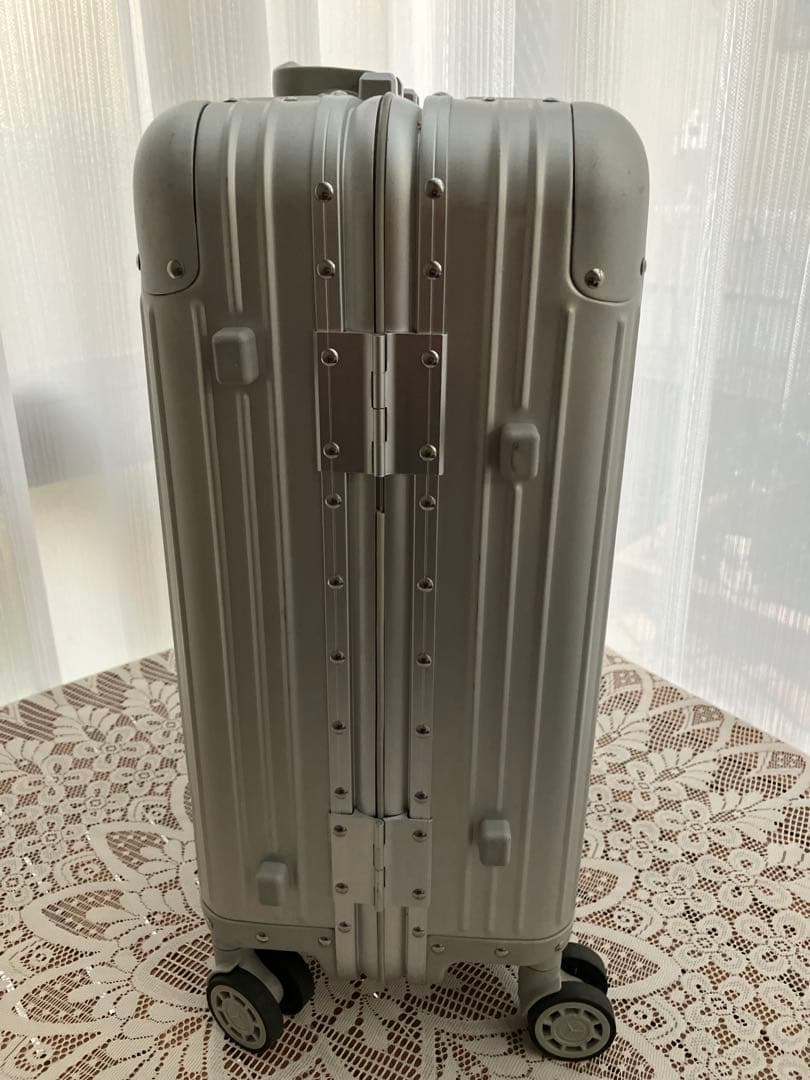 メルセデスベンツ　スーツケース　キャリーケース 4輪　シルバー　32リットル