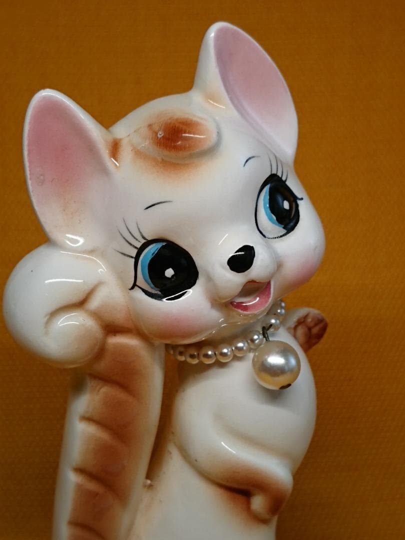 【美品】ネコ　リス　キツネ　陶器　置物　インテリア　工芸品　美術品　A1057