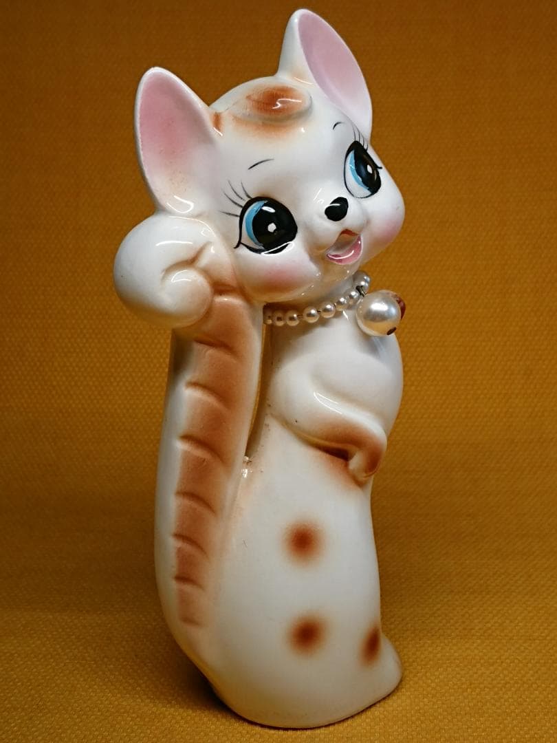 【美品】ネコ　リス　キツネ　陶器　置物　インテリア　工芸品　美術品　A1057